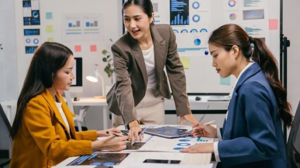 BACHELOR RESPONSABLE EN GRANDE DISTRIBUTION